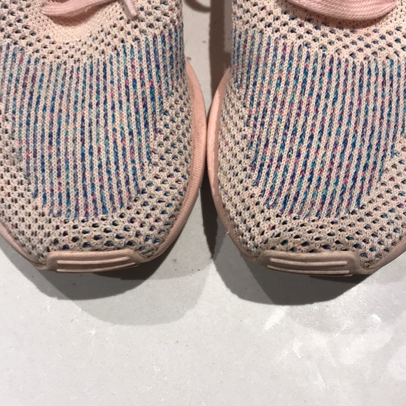 Pink mesh Adidas trainers - Picture 4 of 5
